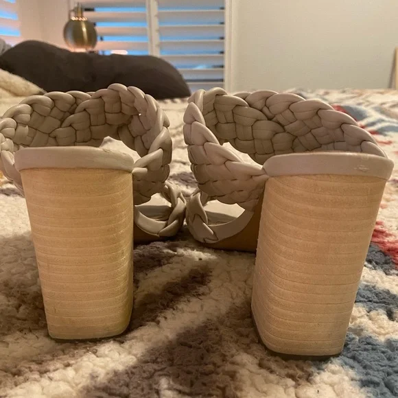 Steve Madden Twisted Bone Sandal - Picture 3 of 9